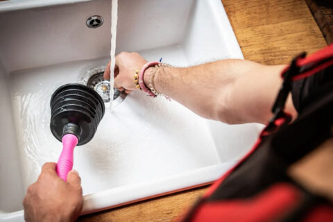 Cleaning wash basin