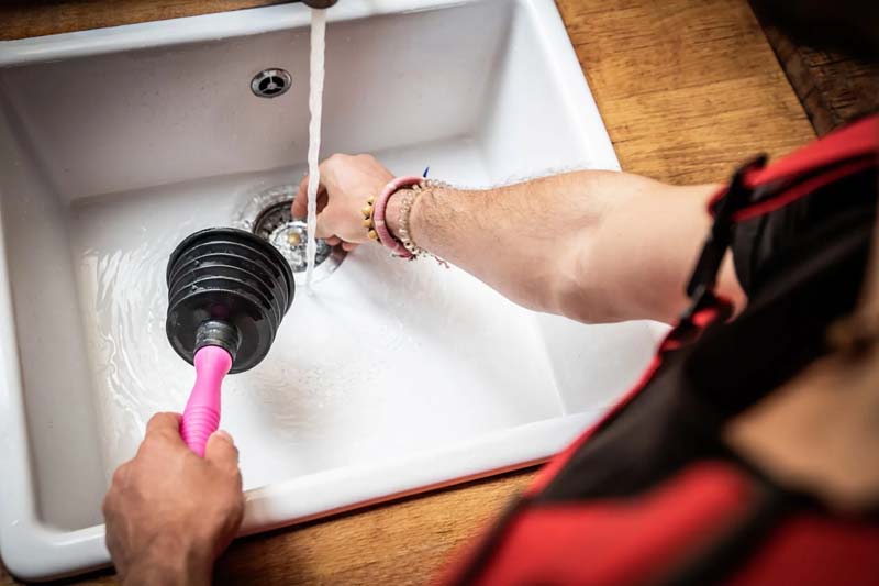Cleaning wash basin